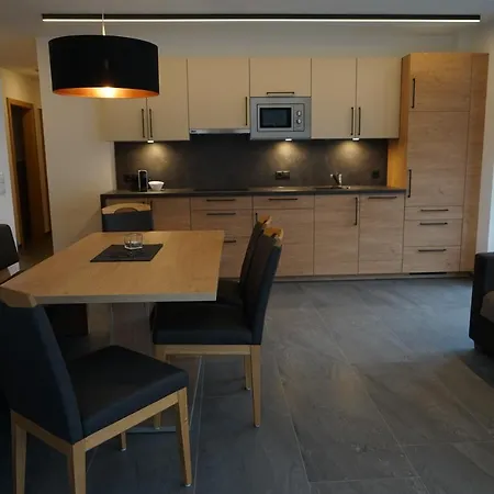 Schlossbichl * Nauders